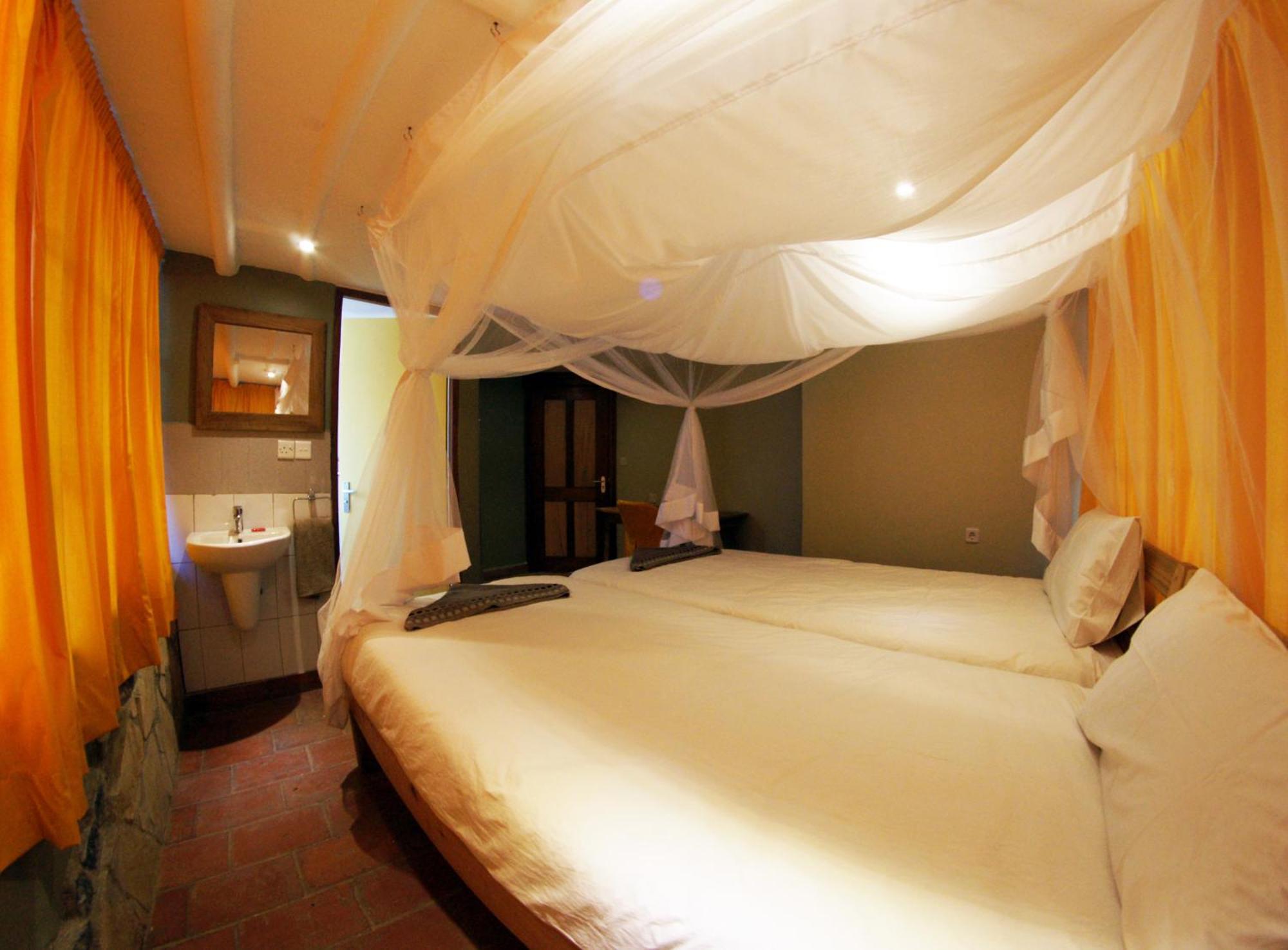 Yellow Haven Lodge Kampala Pokoj fotografie