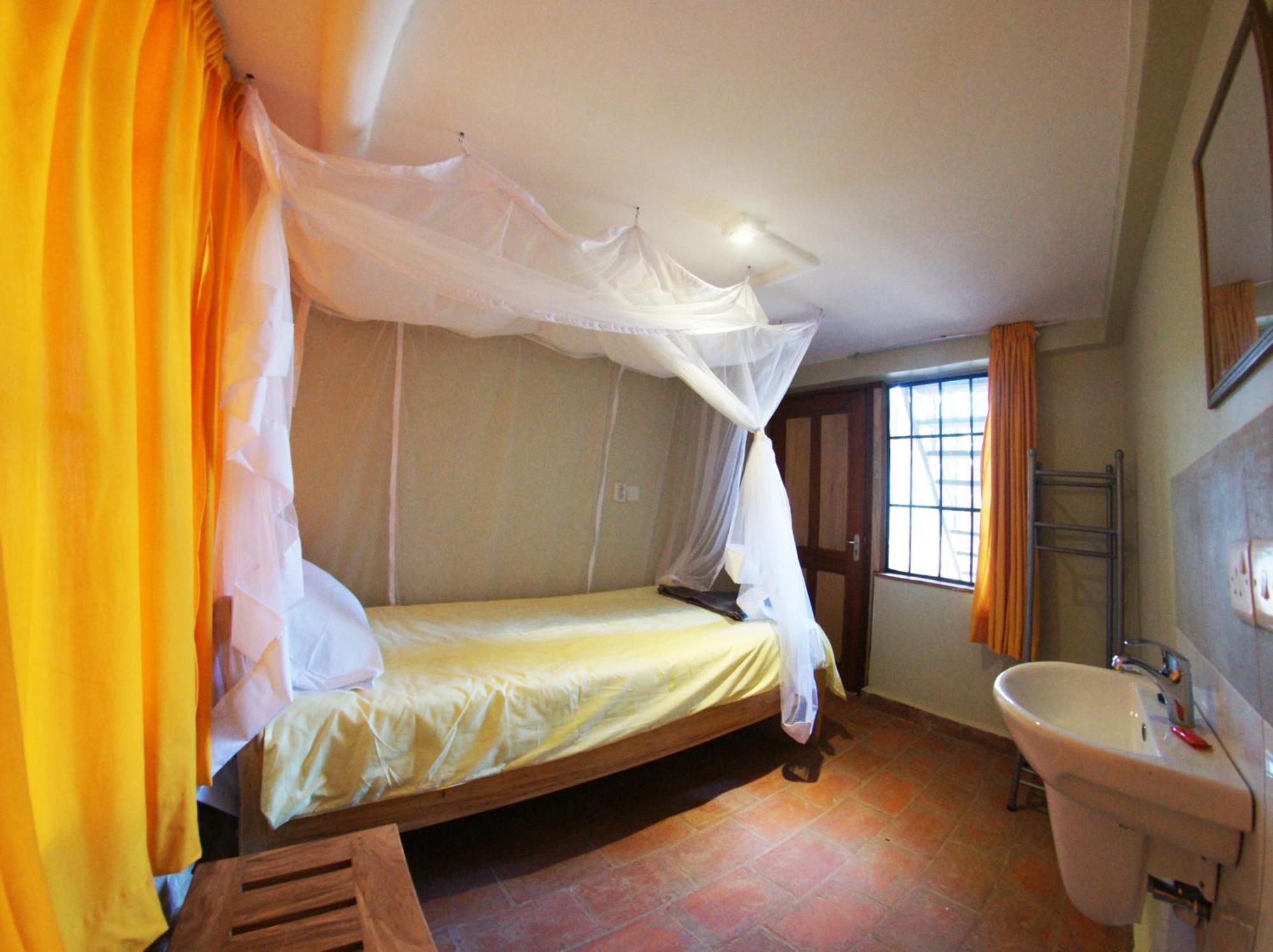 Yellow Haven Lodge Kampala Pokoj fotografie