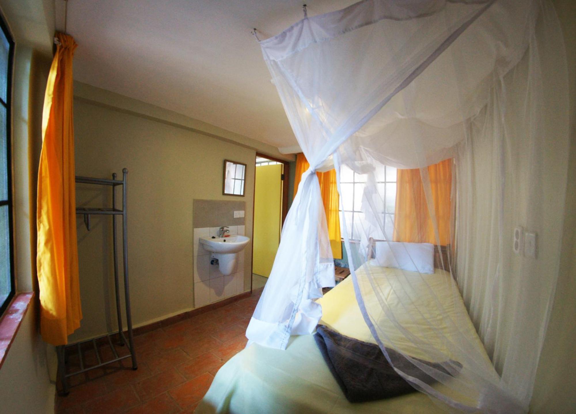 Yellow Haven Lodge Kampala Pokoj fotografie